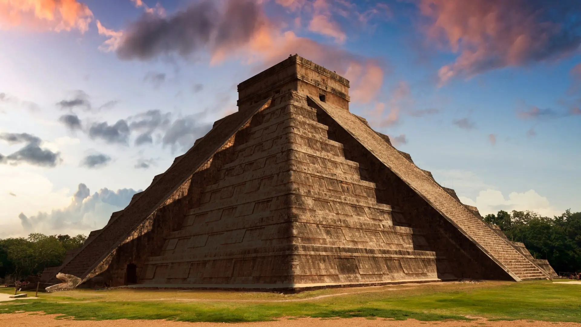 Equinox at Chichén Itzá